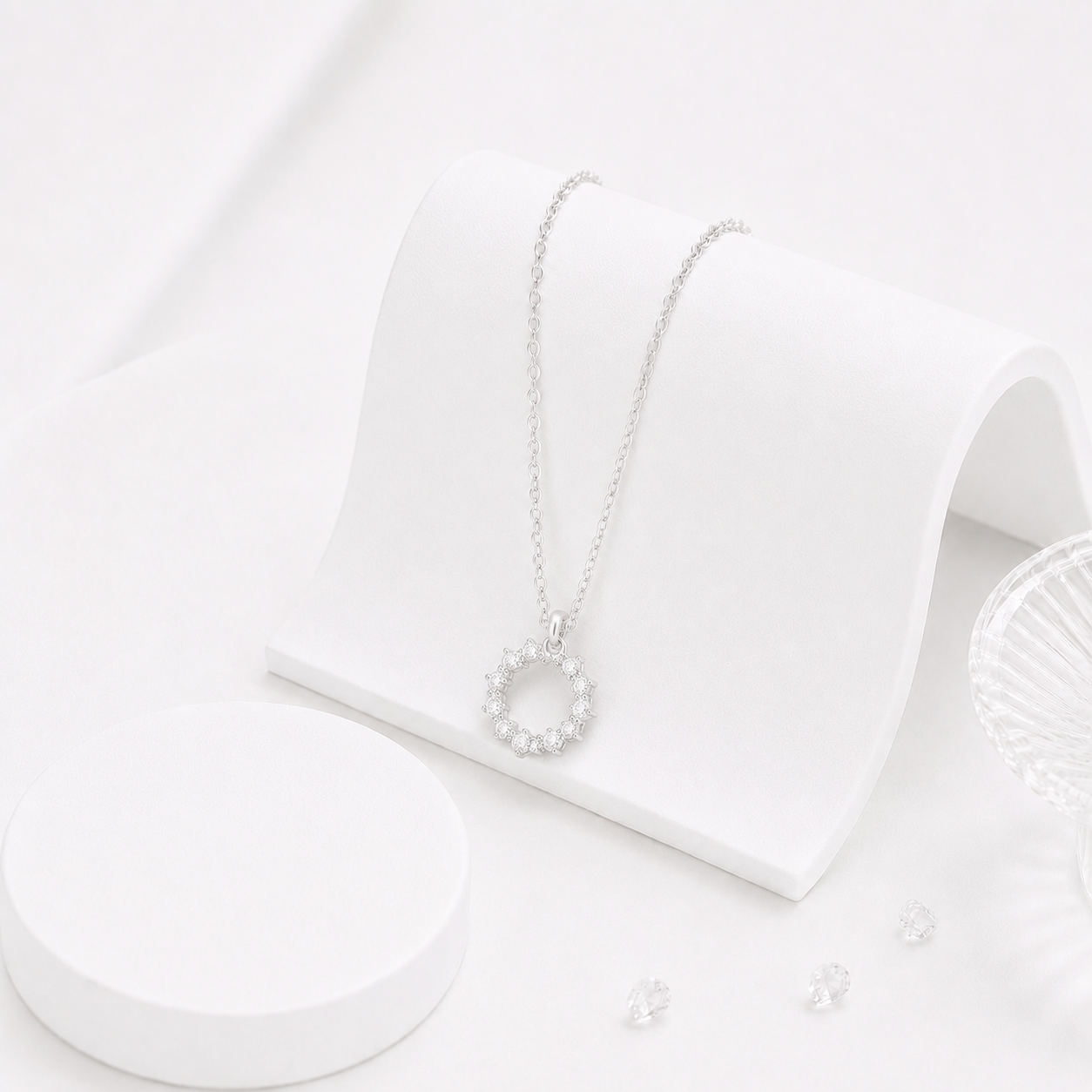 Dây Chuyền Bạc Ý S925 Mặt Vòng Tròn Đính Đá Lấp Lánh Cao Cấp Dây Chuyền Bạc Ý S925 Mặt Vòng Tròn Đính Đá Lấp Lánh Cao Cấp
