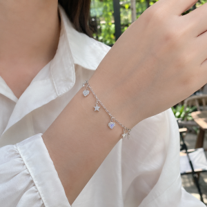 Lắc tay bạc nữ đính đá charm nhỏ trẻ trung